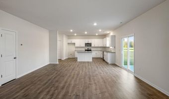 962 Misty Creek Dr, Aberdeen, NC 28315