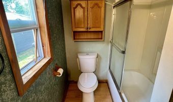 823 Pine Ave, Alma, MI 48801