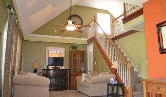 409 E. Elm St, Albion, IL 62806