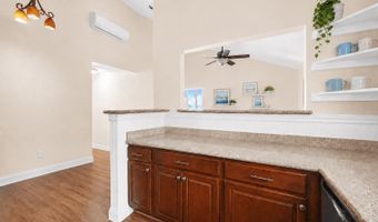 15 KULANIHAKOI St 15E, Kihei, HI 96753