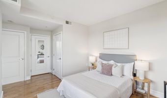 2001 15TH St N 506, Arlington, VA 22201