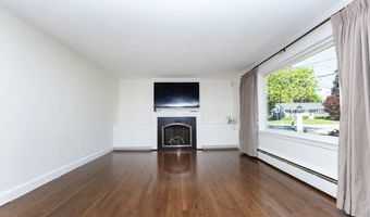 64 Princeton Ave, Andover, MA 01810