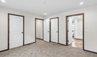 7368 NE BERWICK Dr 11, Ankeny, IA 50021