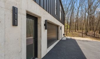 111 E Neptune Ave, Beverly Shores, IN 46301