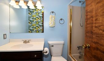 1585 Hemlock Dr, Ashtabula, OH 44004