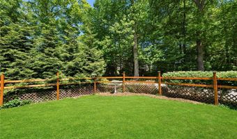 193 Lake Washington Dr, Glocester, RI 02814
