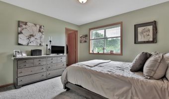 3730 Tower Pond Dr, Anoka, MN 55303