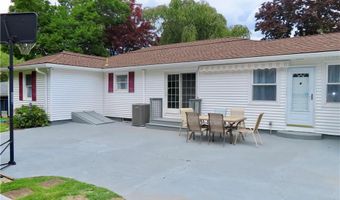 5 Susan Cir, Johnston, RI 02919