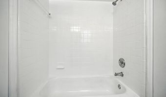 1915 MAIN St, Atlantic Beach, FL 32233