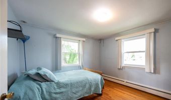 122 Belvedere Dr, Cranston, RI 02920