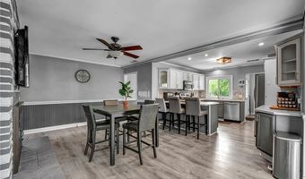 150 Greenbriar Dr, Aurora, OH 44202