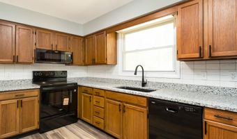 18 Holiday Dr, Albrightsville, PA 18210