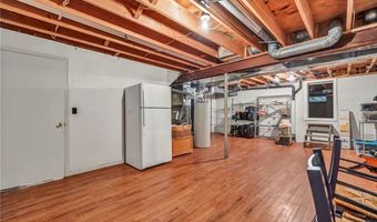 561 Willard Rd, Aurora, OH 44202