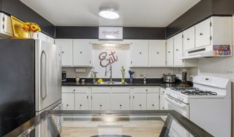 215 S Hale St 7C, Addison, IL 60101