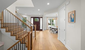 9501 WILDOAK Dr, Bethesda, MD 20814