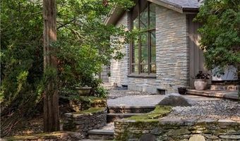 165 Kent Dr, East Greenwich, RI 02818