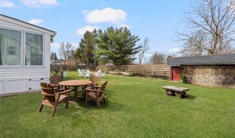 13 Starboard Ave, Jamestown, RI 02835
