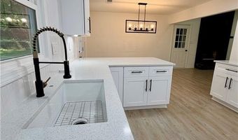 6211 Emerald Springs Dr SE, Acworth, GA 30102