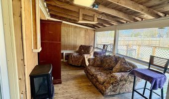 111 W Lee St, Aurora, MO 65605
