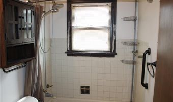 3 E Elm St, Alton, IL 62002