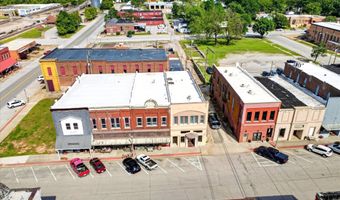 112 S Madison Ave, Aurora, MO 65605