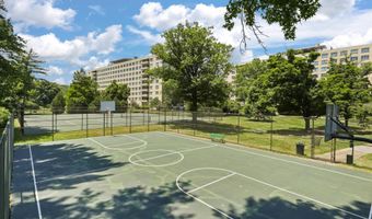 6641 WAKEFIELD Dr 703, Alexandria, VA 22307