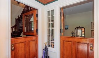 17 Lincoln St, Newport, RI 02840