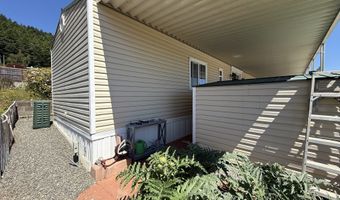 15765 HIGHWAY 101 9, Brookings, OR 97415