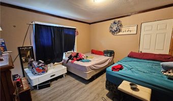 738 W 1st St, Alice, TX 78332