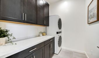 6525 E CAVE CREEK Rd 301, Cave Creek, AZ 85331