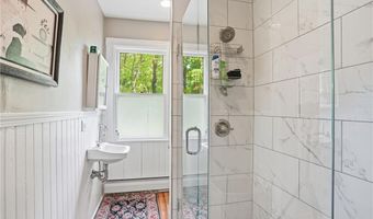 192 Washington Rd, Barrington, RI 02806