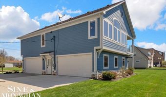 113 Roselawn St, Algonac, MI 48001