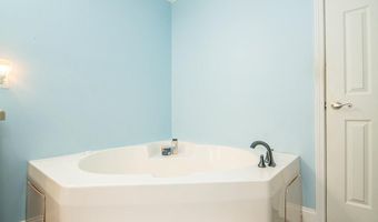 86 Arbor Dr, Roanoke Rapids, NC 27870