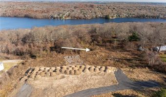 60 Hillside Ct, North Kingstown, RI 02874