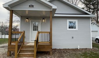 913 Pine Ave, Alma, MI 48801