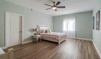 13 Chantilly Ter, Bay St. Louis, MS 39520