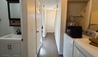 6 Irving Pl, Danbury, CT 06810