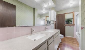 802 N Railroad St, Ainsworth, IA 52201