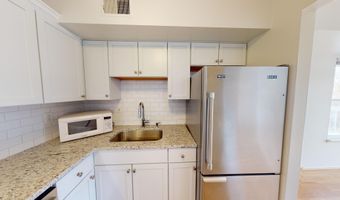 2221 S Huron Pkwy 4, Ann Arbor, MI 48104