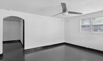 402 E Davis Ave, Alvarado, TX 76009