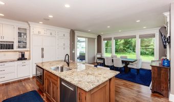 726 Stonegate Ct SW, Altoona, IA 50009