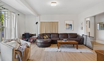81 Main St, Raymond, NH 03077