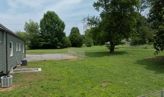 957 W Hunt Rd, Alcoa, TN 37701