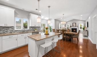1 Prairie Ln, Bayville, NJ 08721