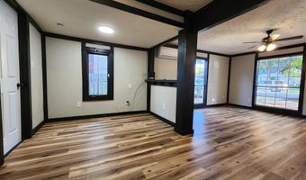 23 W Anderson St, Aurora, MO 65605