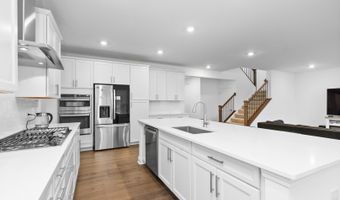 1014 Dr. John Burkey, Algonquin, IL 60102