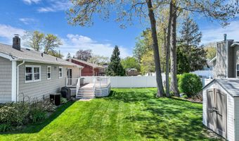 900 Cable Ave, Beachwood, NJ 08722