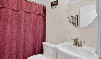 677 Turfwood Dr, Ballwin, MO 63021