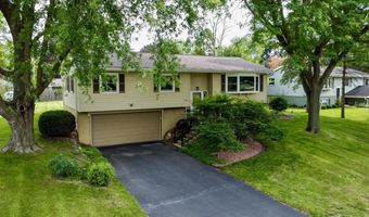 5514 Meadowood Dr, Fitchburg, WI 53711