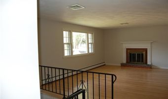109 Suffolk Dr, North Kingstown, RI 02852